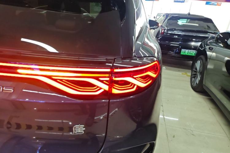 Used BYD Tang New Energy 2025 DM-i 115KM Prestige Model Right Rear Taillight