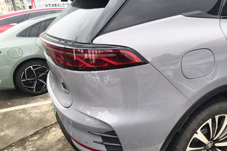 Used BYD Tang New Energy 2025 Model Smart Drive Version DM-i 175KM Prestige Version Right Rear Taillight