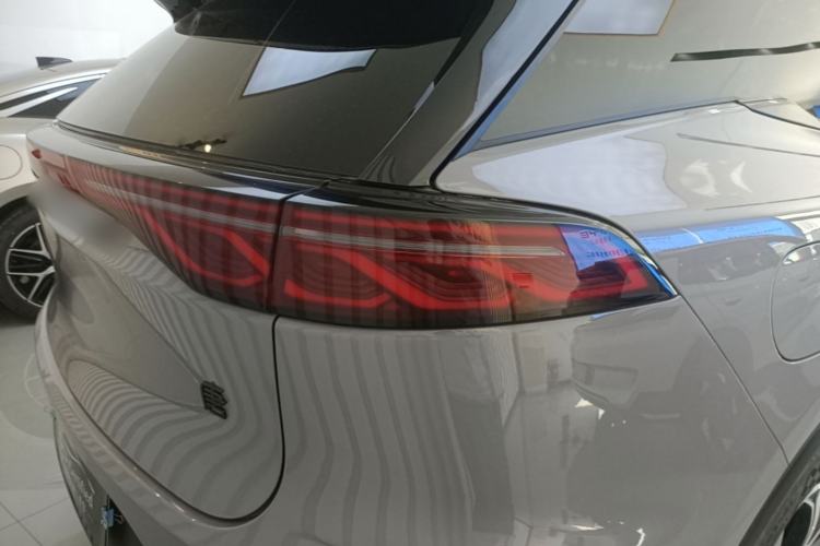 Used BYD Tang New Energy 2025 DM-i 115KM Cloud Ride Flagship Model Right Rear Taillight