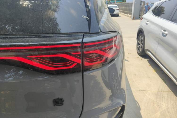 Used BYD Tang New Energy 2025 DM-i 115KM Prestige Model Right Rear Taillight