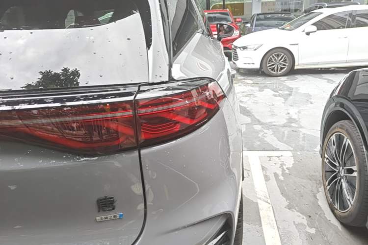Used BYD Tang New Energy 2025 Model Smart Drive Version DM-i 175KM Prestige Version Right Rear Taillight