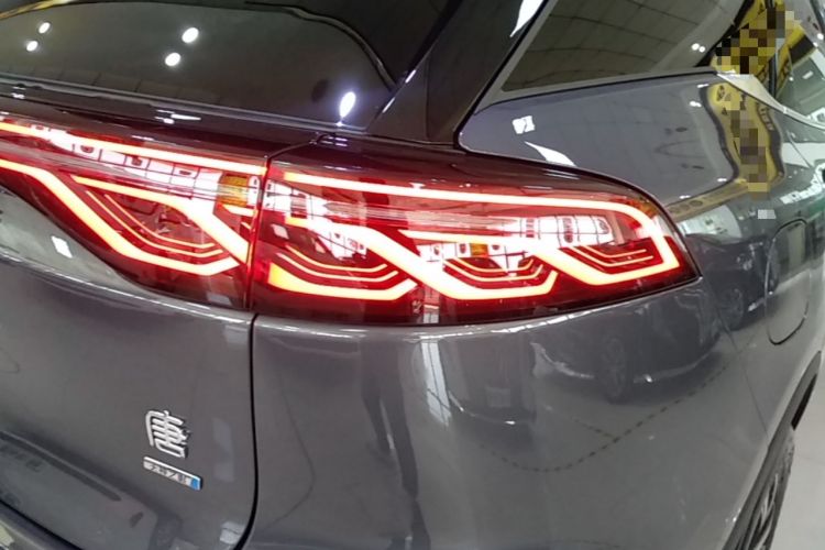 Used BYD Tang New Energy 2025 Intelligent Driving Version DM-i 115KM Flagship Edition Right Rear Taillight