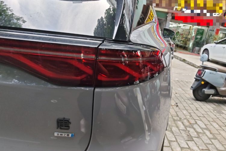 Used BYD Tang New Energy 2025 Intelligent Driving Version DM-i 115KM Prestige Edition Right Rear Taillight