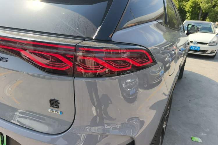 Used BYD Tang New Energy 2025 Intelligent Driving Version DM-i 115KM Flagship Edition Right Rear Taillight