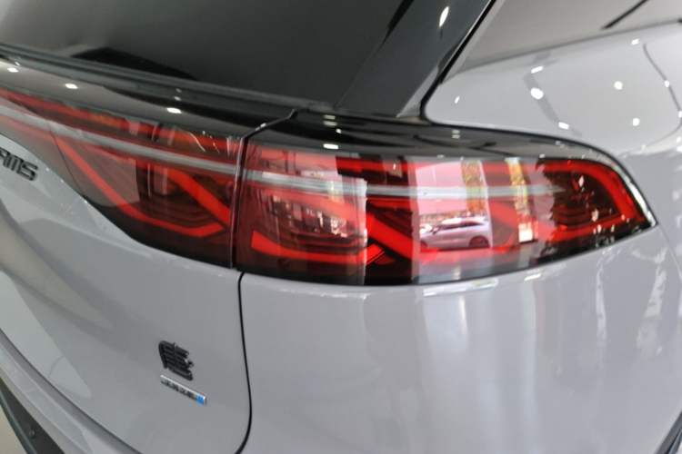Used BYD Tang New Energy 2025 Intelligent Driving Version DM-i 115KM Flagship Edition Right Rear Taillight