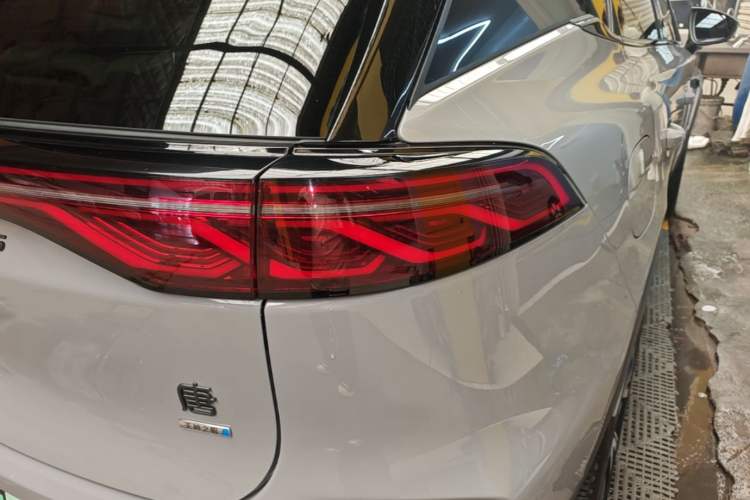 Used BYD Tang New Energy 2025 Intelligent Driving Version DM-i 115KM Flagship Edition Right Rear Taillight