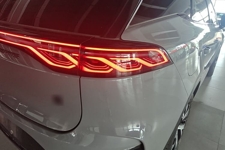 Used BYD Tang New Energy 2025 DM-i 115KM Prestige Model Right Rear Taillight