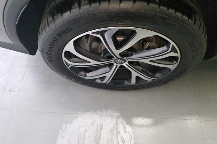 Used BYD Tang New Energy 2025 Intelligent Driving Version DM-i 115KM Flagship Edition Right Rear Wheel Hub