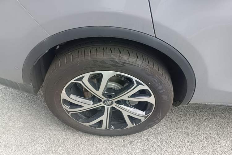 Used BYD Tang New Energy 2025 Intelligent Driving Version DM-i 115KM Flagship Edition Right Rear Wheel Hub