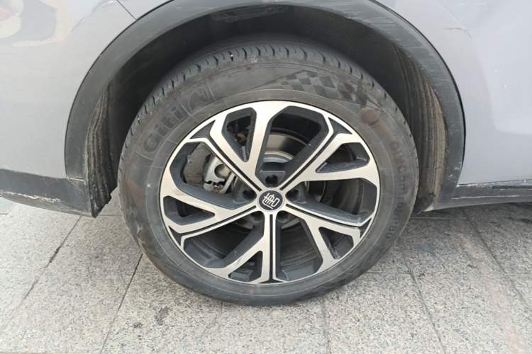 Used BYD Tang New Energy 2025 DM-i 115KM Flagship Model Right Rear Wheel Hub