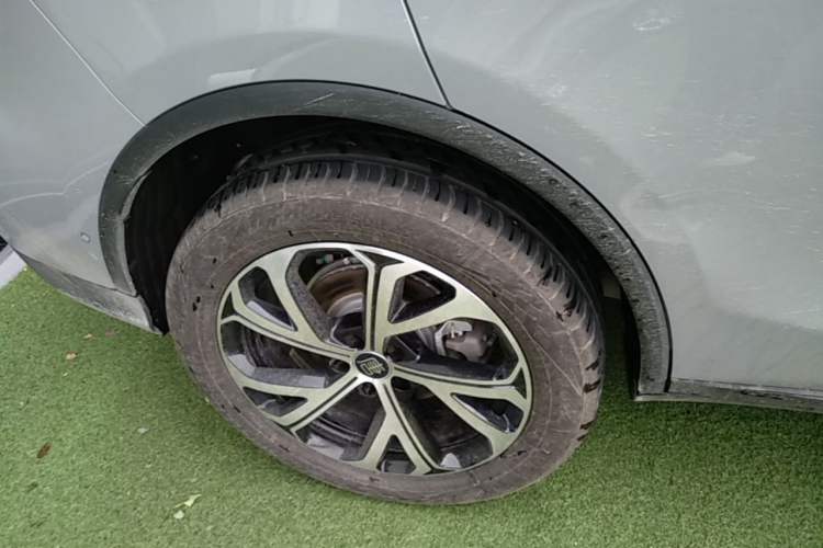 Used BYD Tang New Energy 2025 Intelligent Driving Version DM-i 115KM Flagship Edition Right Rear Wheel Hub