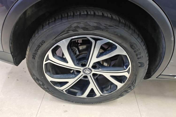 Used BYD Tang New Energy 2025 DM-i 115KM Prestige Model Right Rear Wheel Hub