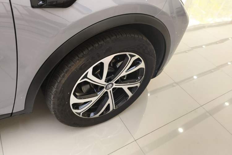 Used BYD Tang New Energy 2025 Intelligent Driving Version DM-i 115KM Flagship Edition Right Rear Wheel Hub