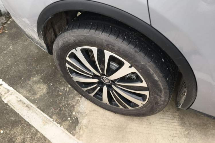 Used BYD Tang New Energy 2025 Model Smart Drive Version DM-i 175KM Prestige Version Right Rear Wheel Hub
