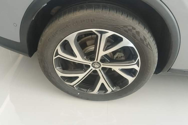 Used BYD Tang New Energy 2025 Intelligent Driving Version DM-i 115KM Flagship Edition Right Rear Wheel Hub