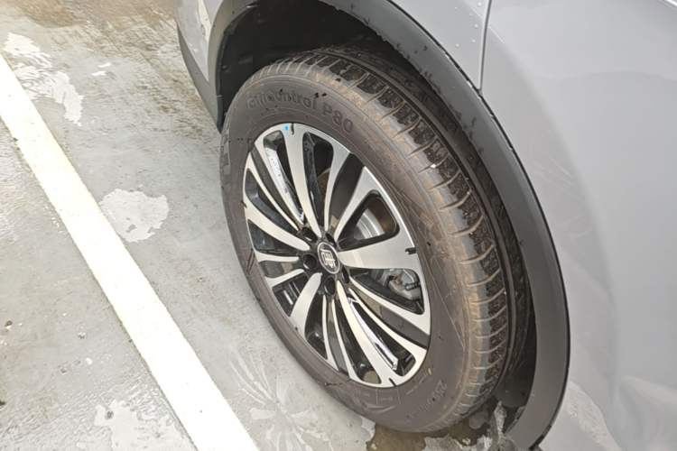 Used BYD Tang New Energy 2025 Model Smart Drive Version DM-i 175KM Prestige Version Right Rear Wheel Hub