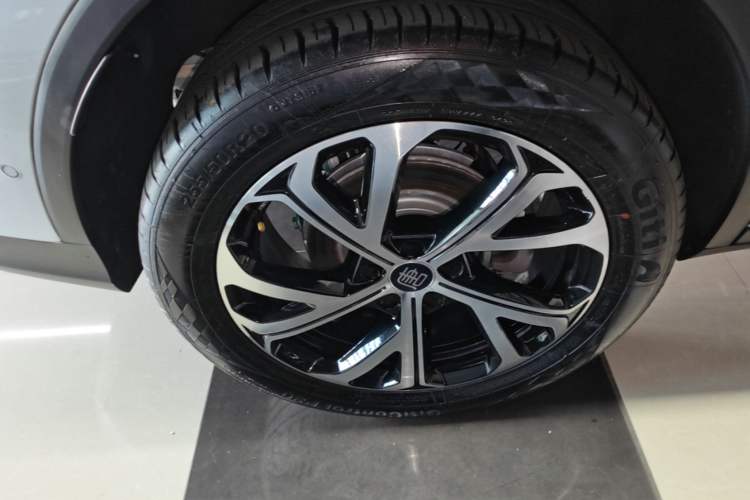 Used BYD Tang New Energy 2025 Intelligent Driving Version DM-i 115KM Flagship Edition Right Rear Wheel Hub