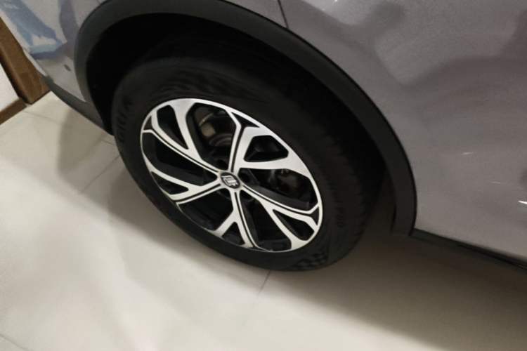 Used BYD Tang New Energy 2025 Intelligent Driving Version DM-i 115KM Flagship Edition Right Rear Wheel Hub