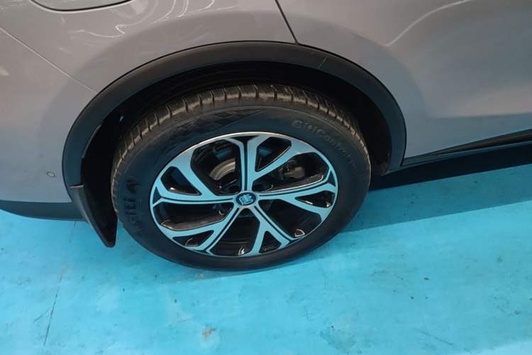 Used BYD Tang New Energy 2025 Intelligent Driving Version DM-i 115KM Flagship Edition Right Rear Wheel Hub