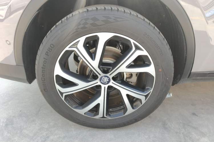 Used BYD Tang New Energy 2025 Intelligent Driving Version DM-i 115KM Flagship Edition Right Rear Wheel Hub