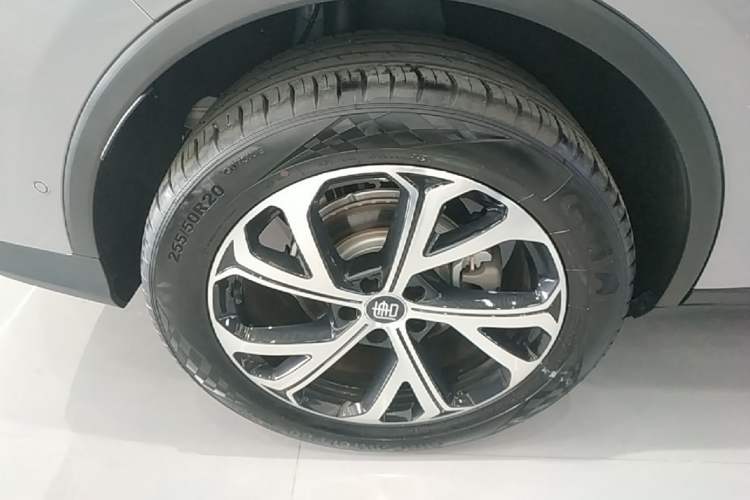 Used BYD Tang New Energy 2025 Intelligent Driving Version DM-i 115KM Flagship Edition Right Rear Wheel Hub