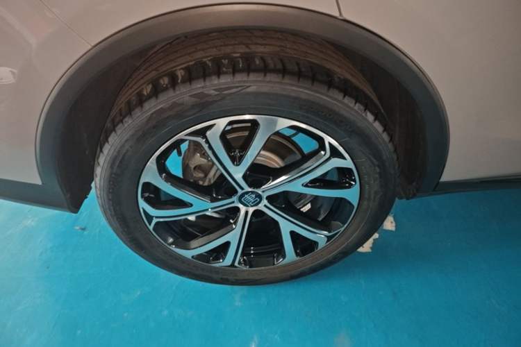 Used BYD Tang New Energy 2025 DM-i 115KM Flagship Model Right Rear Wheel Hub