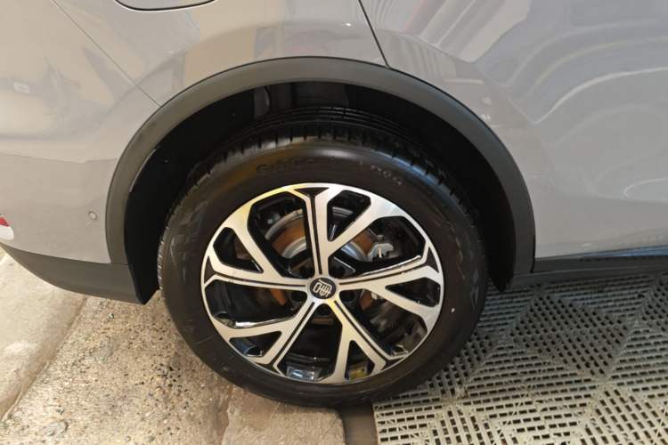 Used BYD Tang New Energy 2025 Intelligent Driving Version DM-i 115KM Flagship Edition Right Rear Wheel Hub