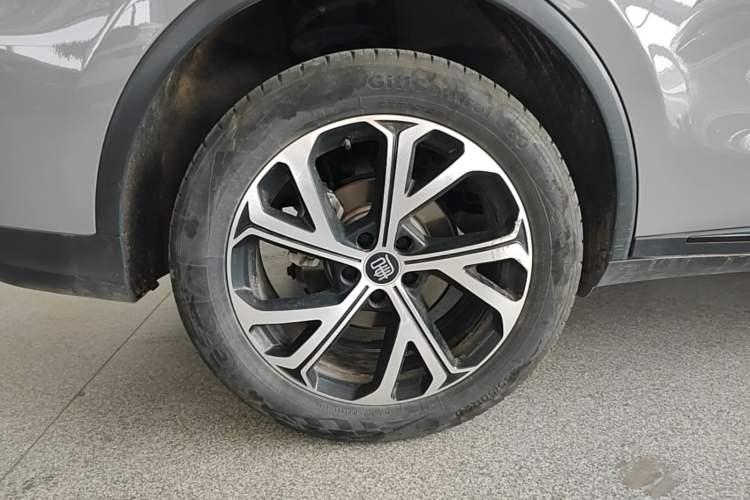 Used BYD Tang New Energy 2025 DM-i 115KM Cloud Ride Flagship Model Right Rear Wheel Hub