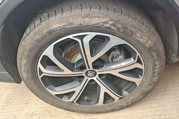 Used BYD Tang New Energy 2025 Intelligent Driving Version DM-i 115KM Flagship Edition Right Rear Wheel Hub