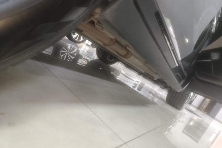 Used BYD Tang New Energy 2025 DM-i 115KM Prestige Model Right Side Sill