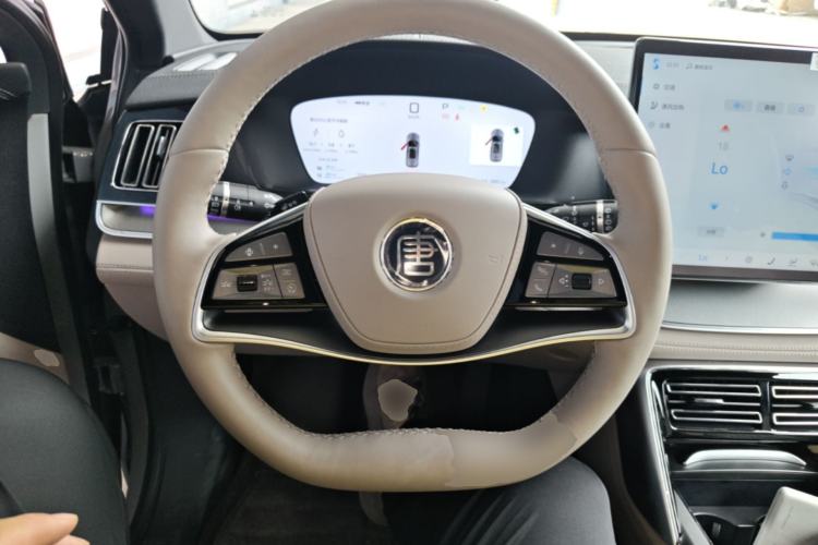 Used BYD Tang New Energy 2025 Intelligent Driving Version DM-i 115KM Flagship Edition Steering Wheel