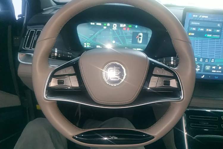 Used BYD Tang New Energy 2025 DM-i 115KM Cloud Ride Flagship Model Steering Wheel