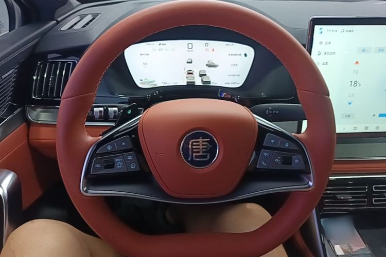 Used BYD Tang New Energy 2025 Model Smart Drive Version DM-i 175KM Prestige Version Steering Wheel