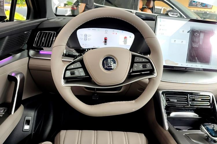 Used BYD Tang New Energy 2025 Intelligent Driving Version DM-i 115KM Flagship Edition Steering Wheel