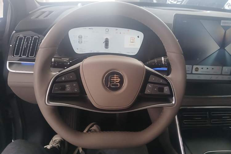 Used BYD Tang New Energy 2025 Intelligent Driving Version DM-i 115KM Flagship Edition Steering Wheel
