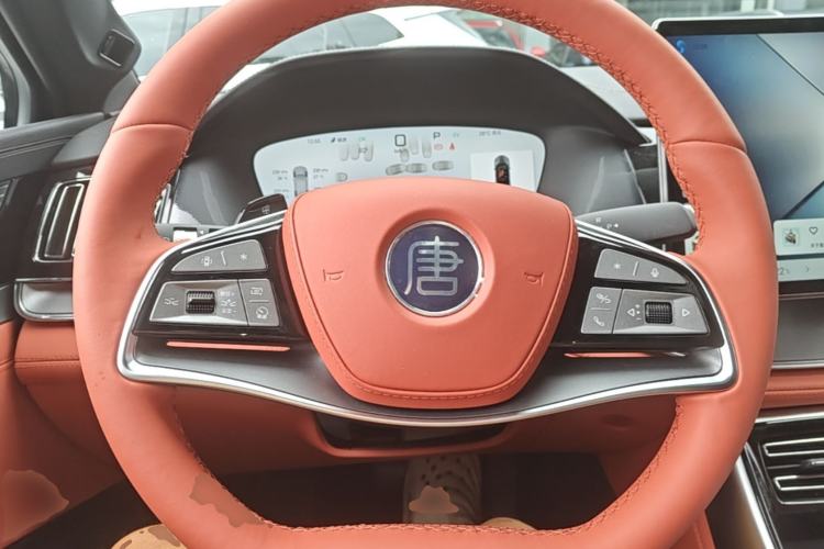 Used BYD Tang New Energy 2025 Model Smart Drive Version DM-i 175KM Prestige Version Steering Wheel