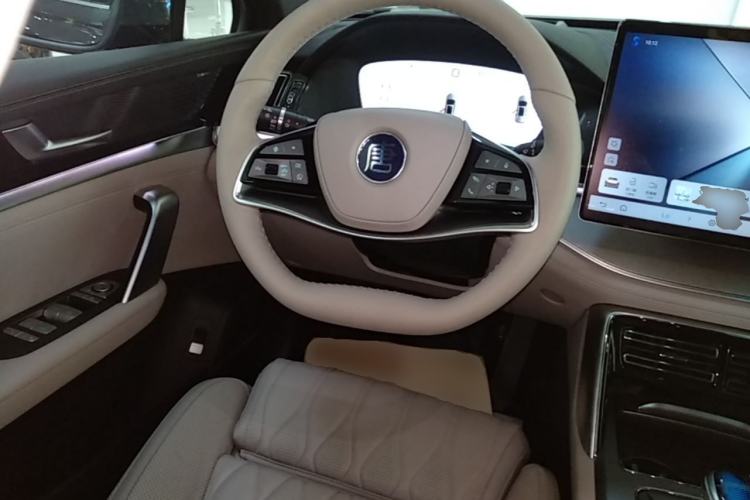 Used BYD Tang New Energy 2025 Intelligent Driving Version DM-i 115KM Flagship Edition Steering Wheel