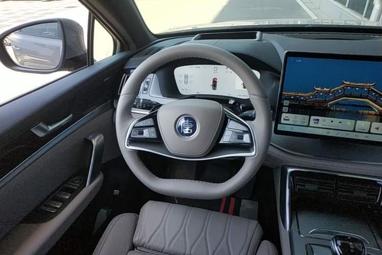 Used BYD Tang New Energy 2025 Intelligent Driving Version DM-i 115KM Flagship Edition Steering Wheel