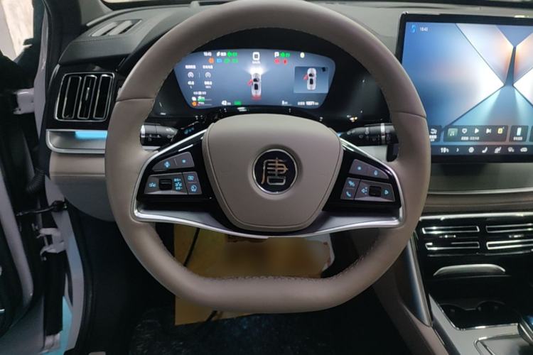 Used BYD Tang New Energy 2025 Intelligent Driving Version DM-i 115KM Flagship Edition Steering Wheel