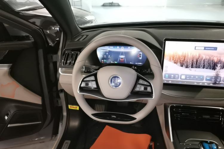 Used BYD Tang New Energy 2025 DM-i 115KM Prestige Model Steering Wheel