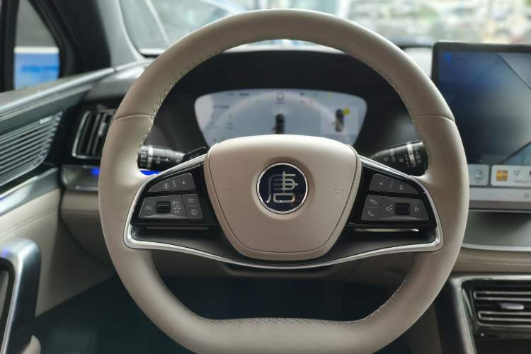 Used BYD Tang New Energy 2025 Intelligent Driving Version DM-i 115KM Flagship Edition Steering Wheel