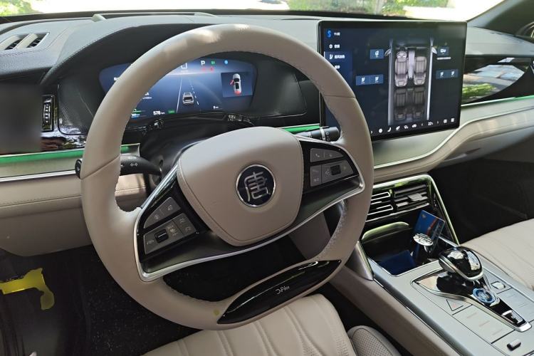 Used BYD Tang New Energy 2025 DM-i 115KM Cloud Ride Flagship Model Steering Wheel