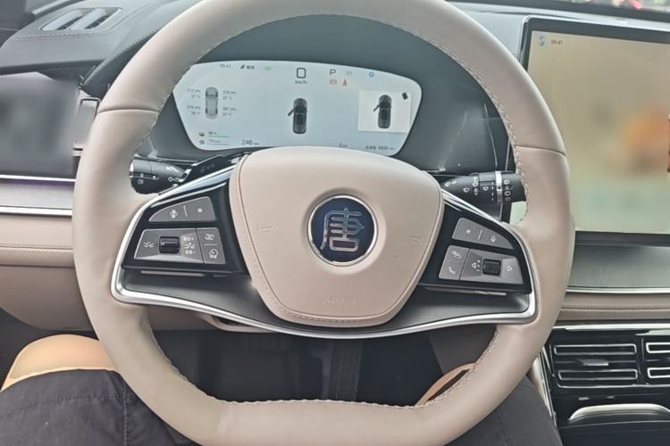 Used BYD Tang New Energy 2025 Intelligent Driving Version DM-i 115KM Flagship Edition Steering Wheel