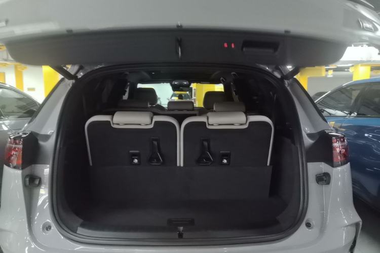 Used BYD Tang New Energy 2025 DM-i 115KM Prestige Model Trunk