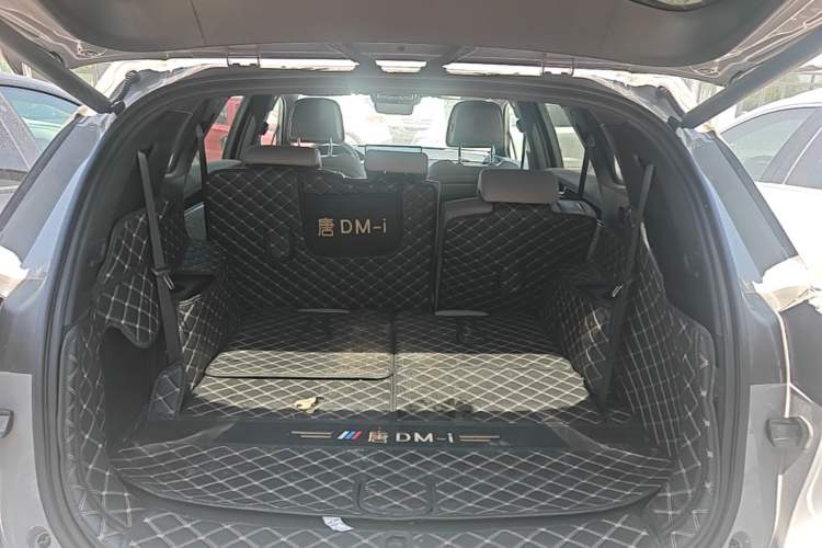 Used BYD Tang New Energy 2025 DM-i 115KM Flagship Model Trunk