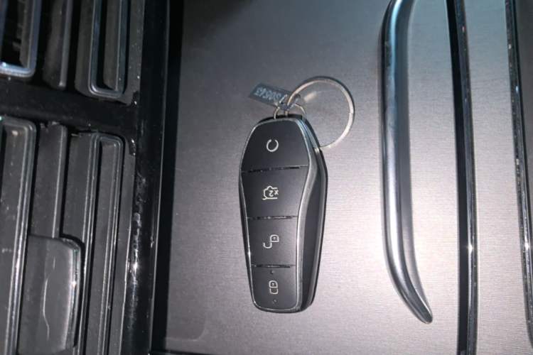 Used BYD Tang New Energy 2025 Intelligent Driving Version DM-i 115KM Flagship Edition Vehicle Key