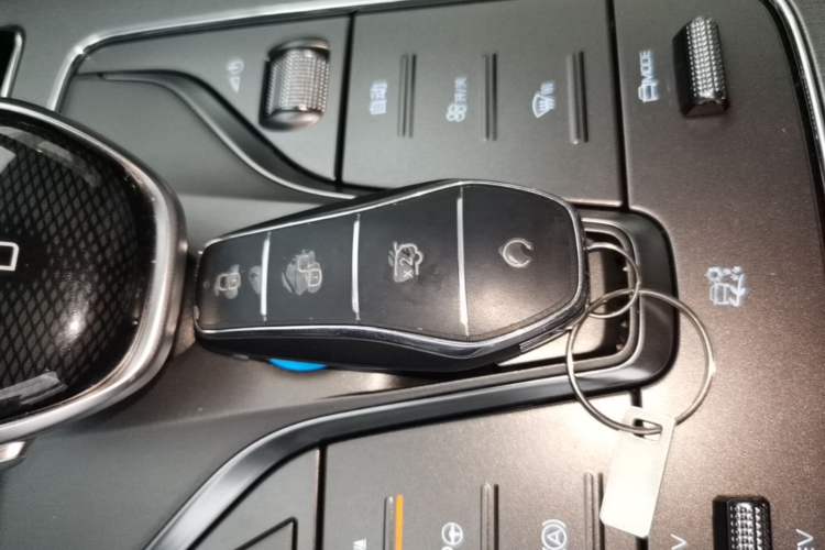 Used BYD Tang New Energy 2025 Intelligent Driving Version DM-i 115KM Flagship Edition Vehicle Key