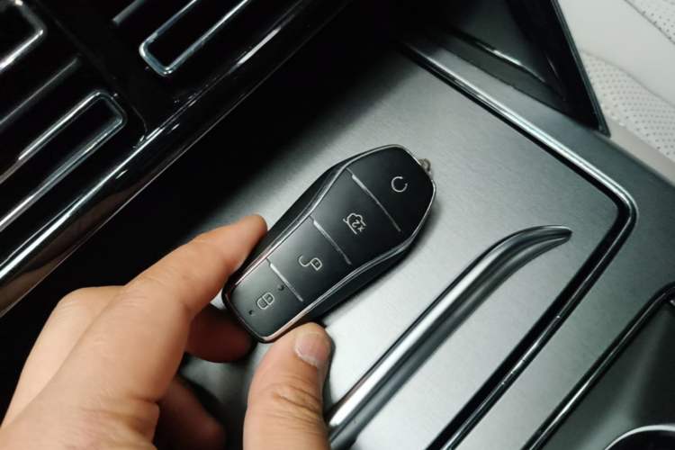 Used BYD Tang New Energy 2025 Intelligent Driving Version DM-i 115KM Prestige Edition Vehicle Key