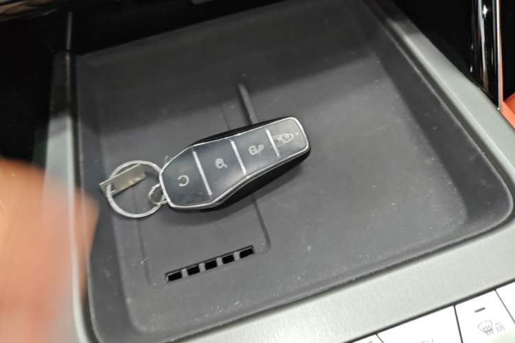 Used BYD Tang New Energy 2025 Model Smart Drive Version DM-i 175KM Prestige Version Vehicle Key