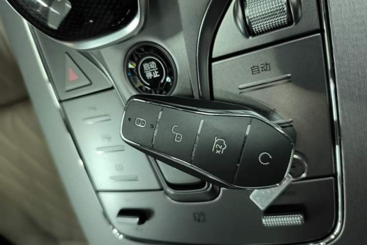 Used BYD Tang New Energy 2025 Intelligent Driving Version DM-i 115KM Flagship Edition Vehicle Key